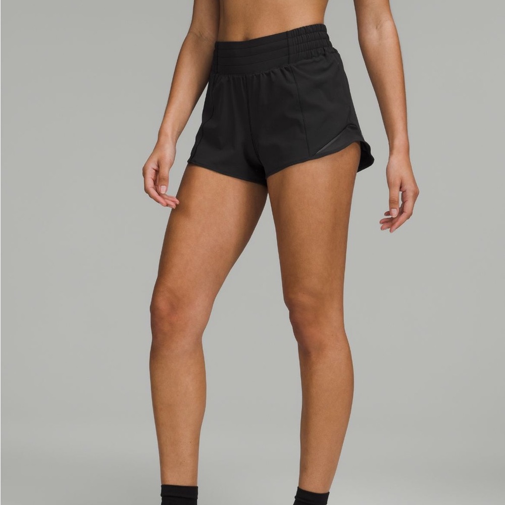 Lululemon hotty hot short high rise 2.5 inch